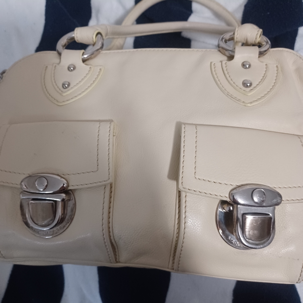 Marc Jacobs butter cream leather authentic pocketbook